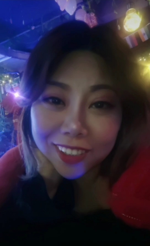 收快递的费仙女的第一张照片--亳州闪婚服务中心